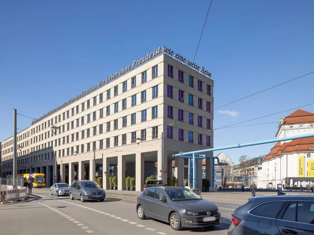 Außenansicht Motel One Dresden