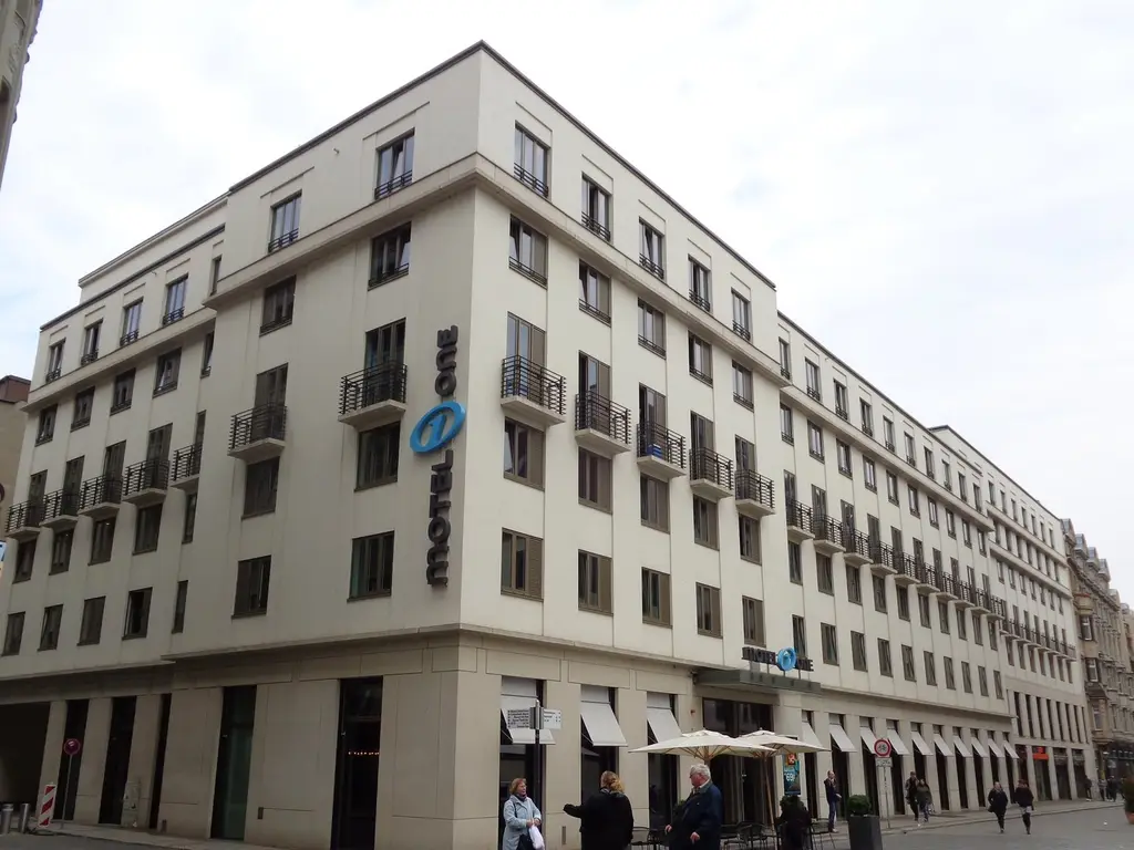Außenansicht Motel One Leipzig